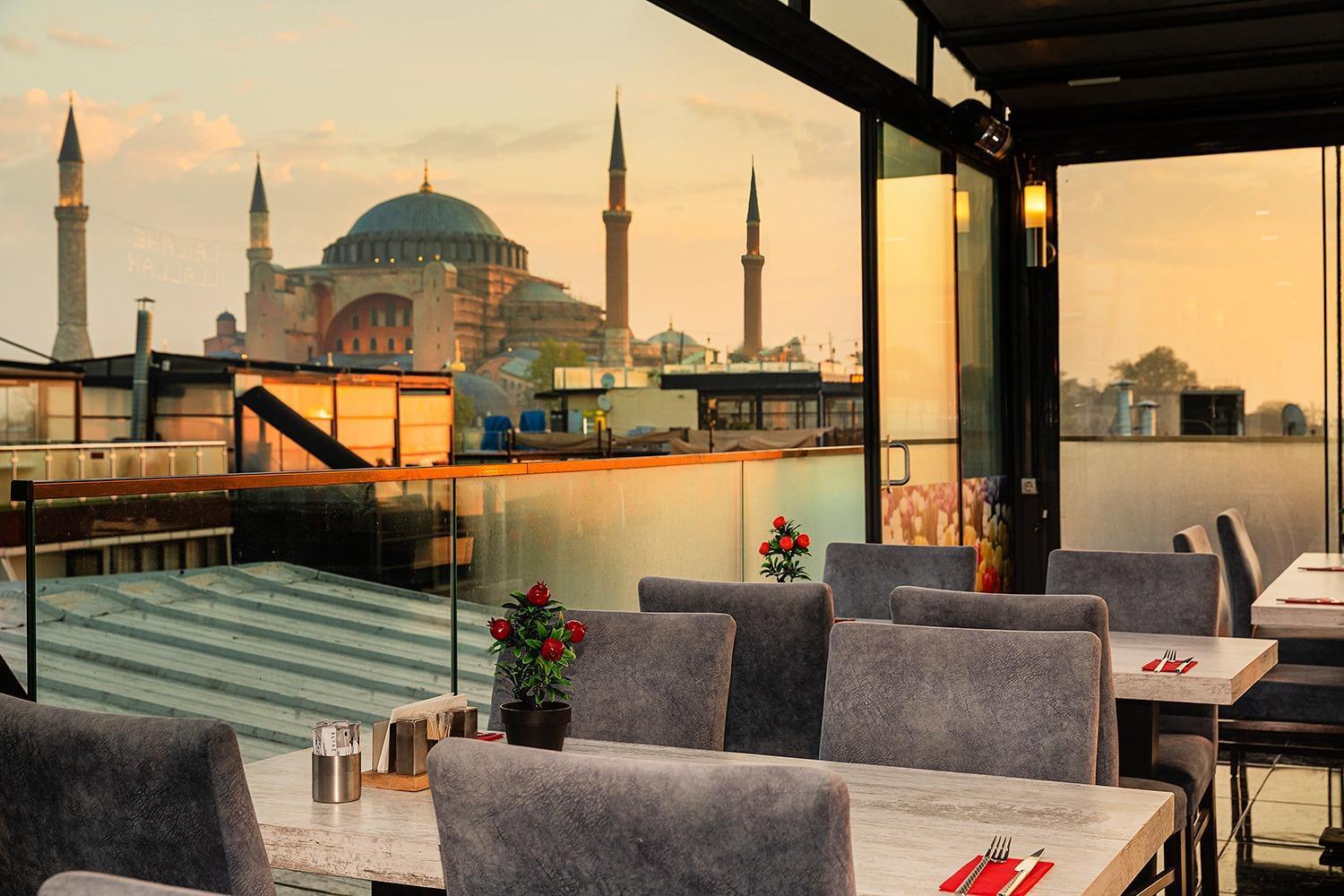 Aristocrat Hotel Istanbul Exterior photo