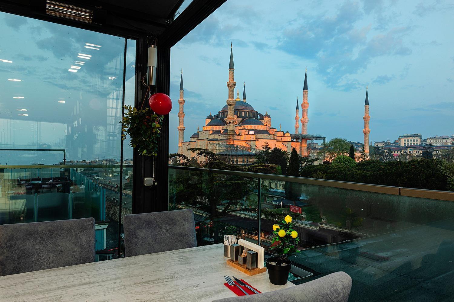 Aristocrat Hotel Istanbul Exterior photo