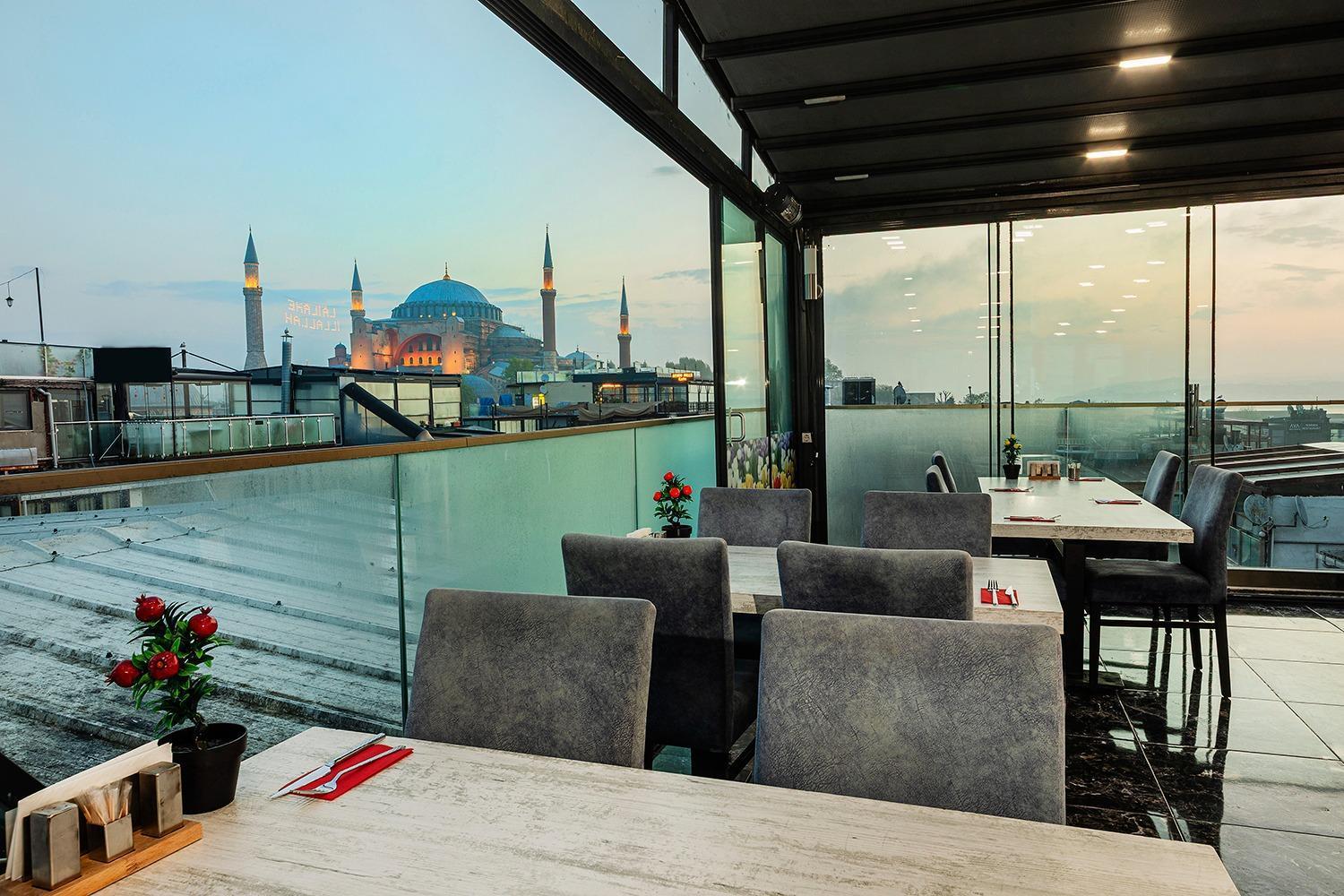 Aristocrat Hotel Istanbul Exterior photo