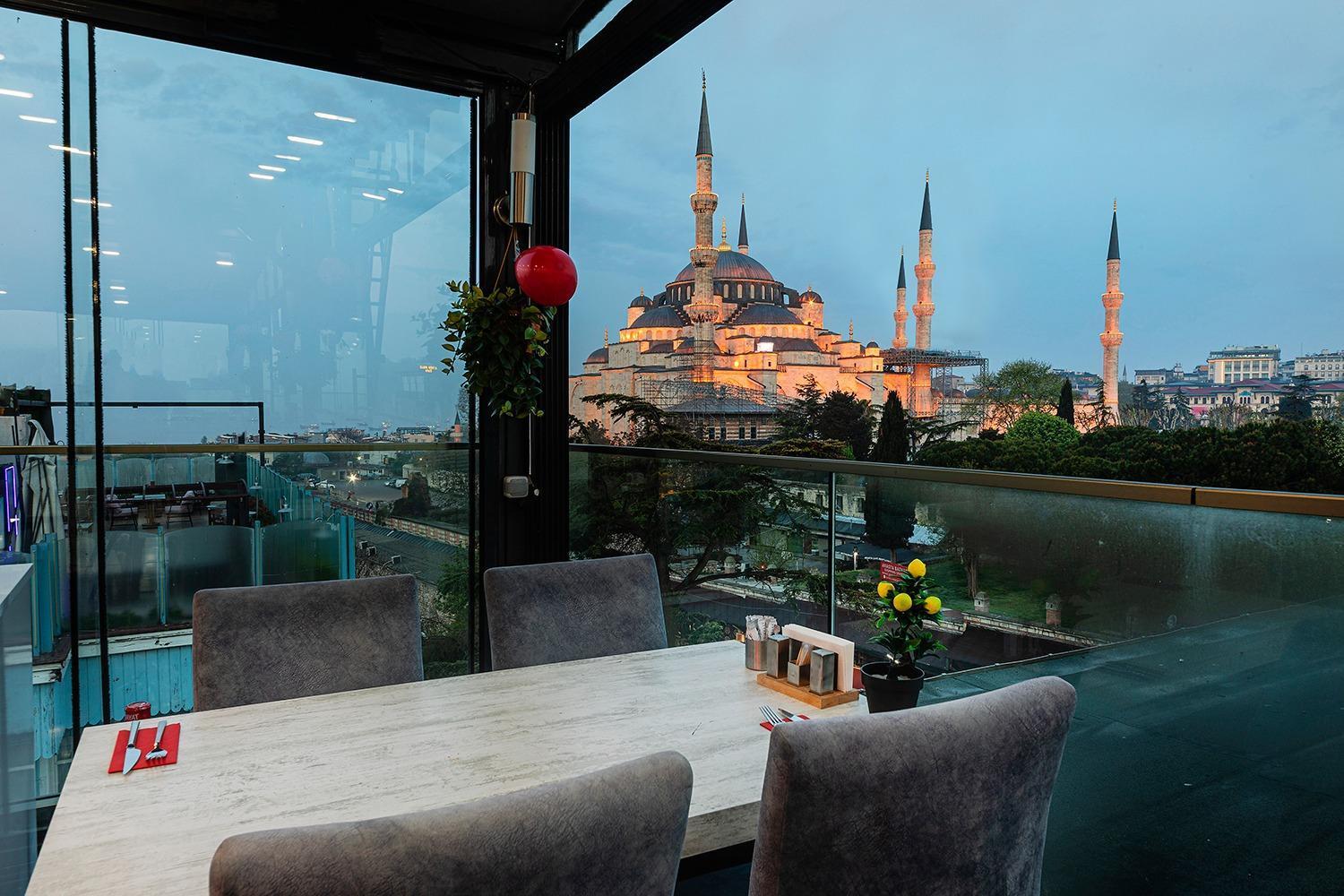 Aristocrat Hotel Istanbul Exterior photo
