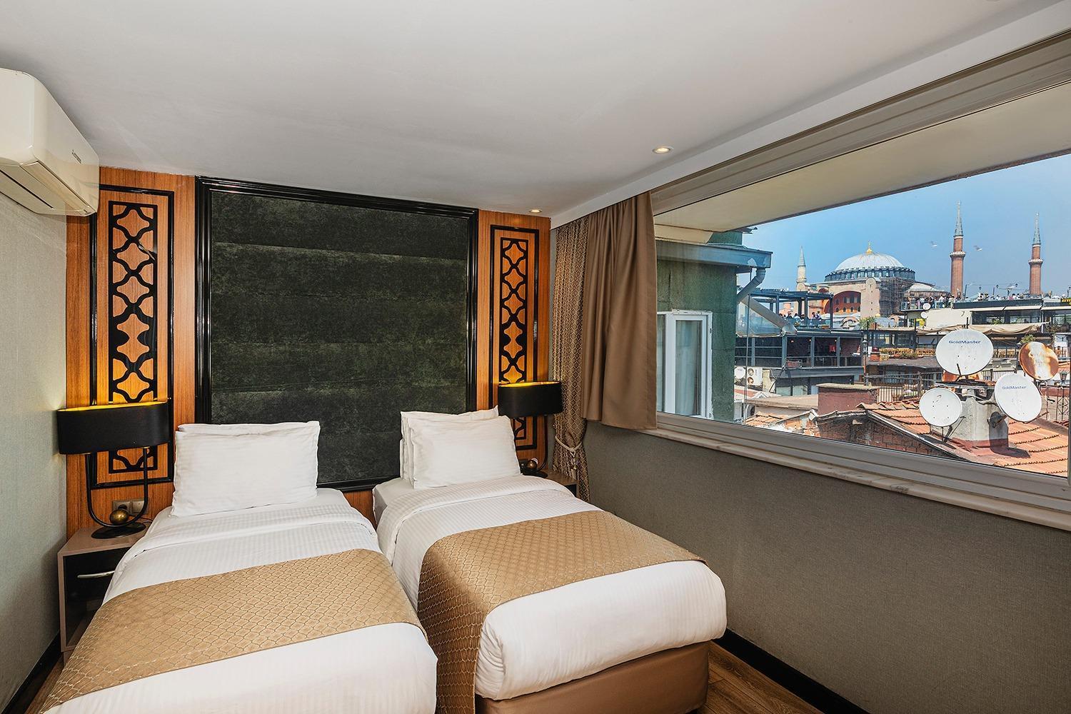 Aristocrat Hotel Istanbul Exterior photo