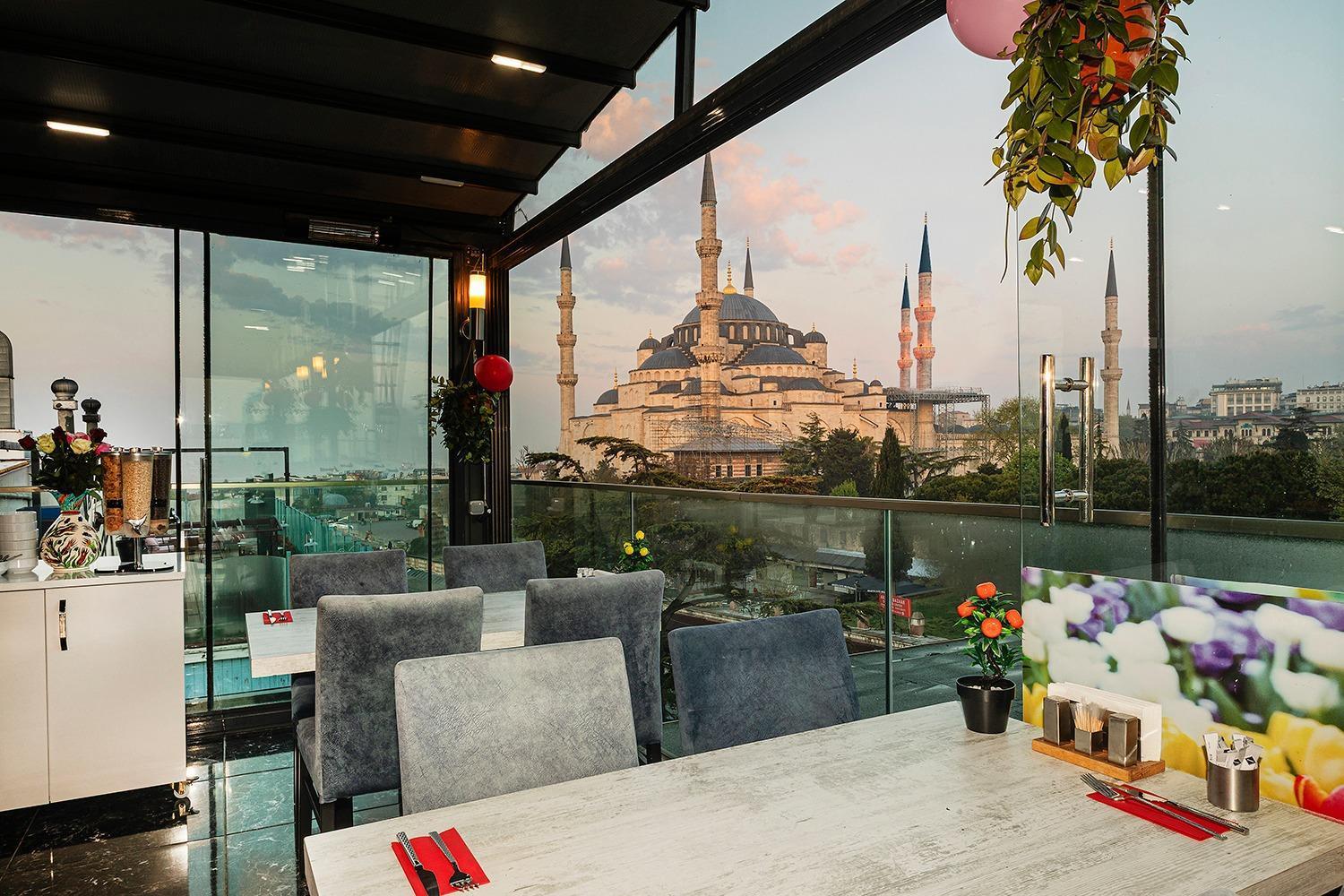 Aristocrat Hotel Istanbul Exterior photo